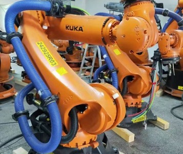 工业机器人 KR240 库卡