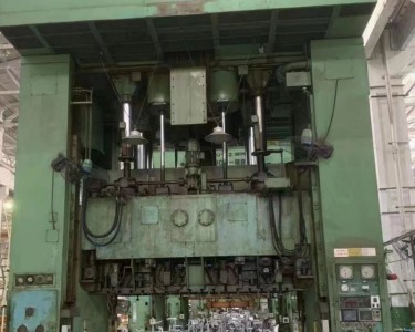 机械压力机 1300T 第一重型机器厂